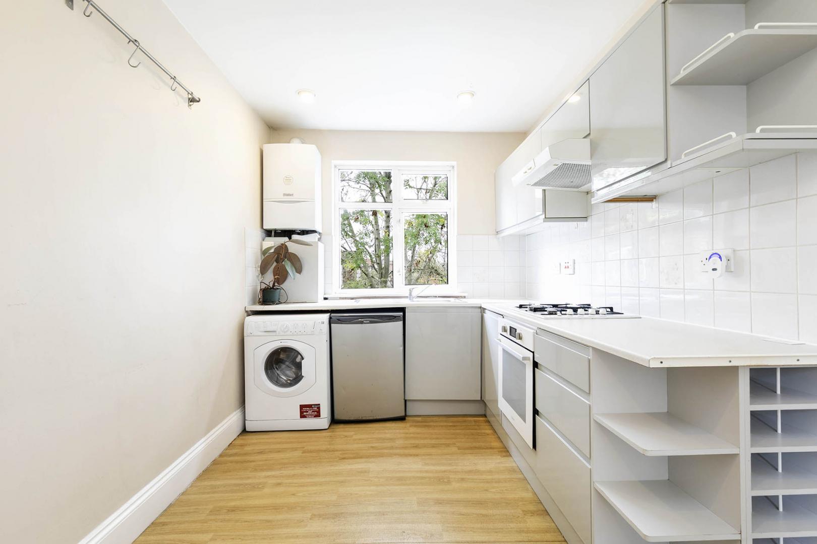 Modern and Central Apartment Belton Road, Willesden Green